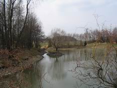 Prvn� rybn�k a ostrov na Gru�ovce.